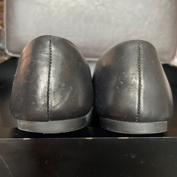 Tory Burch black leather flats size 5 - Picture 3 of 5